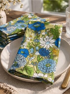 Pottery Barn BNWT Floral Napkins Set of 14 Blue Green Cotton Spring Table Decor